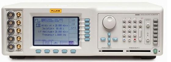 주문 중고 상태의 3200MHz 진폭 신호를 갖춘 Fluke 9500B 완전 자동 오실로스코프 캘리브레이터 온라인 제조