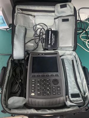 주문 휴대용 Agilent N9913A FieldFox 휴대용 RF 분석기 4 GHz 주파수 범위 및 벡터 네트워크 분석기 온라인 제조