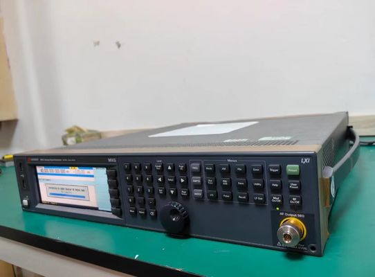 주문 키사이트 N5183B MXG X-시리즈 마이크로웨이브 신호 발생기 9kHz ~ 40GHz, 출력 전력 +19dBm, 스위칭 속도 600µs 온라인 제조