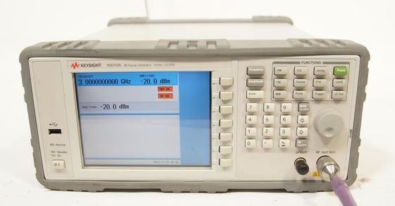 키사이트 N9310A RF 신호 생성기 9 KHz - 3 GHz 벤치 톱 컴팩트 크기