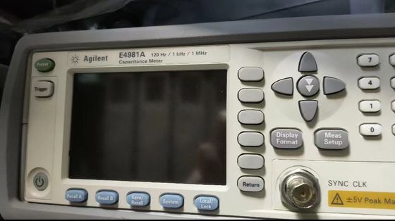 완전한 작업 조건에서 테스트 된 키사이트 에이전트 E4981A 용량 측정기 정밀 LCR 측정기