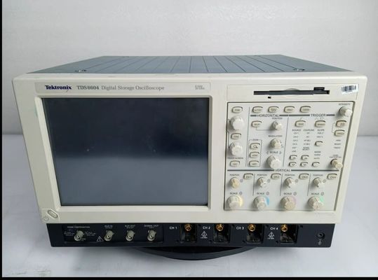 사용된 테크트로닉스 TDS6604 오실로스코프 4 Ch 20/10 GS/S 6GHz 아날로그 디지털 오실로스코프