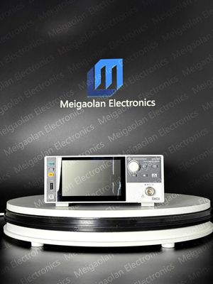 R&S SMCV100B 벡터 신호 생성기 4kHz에서 7.125GHz 범위, +25dBm 출력 전력 및 240MHz 변조 대역폭