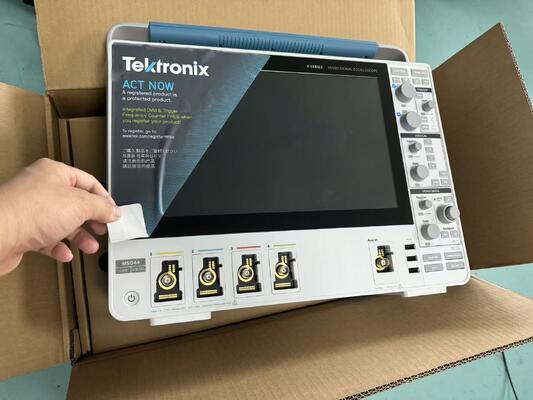 사용된 Tektronix 4 시리즈 MSO44 혼합 신호 오실로스코프 1 GHz 대역폭 4 플렉스 채널 입력 및 고화질 디스플레이